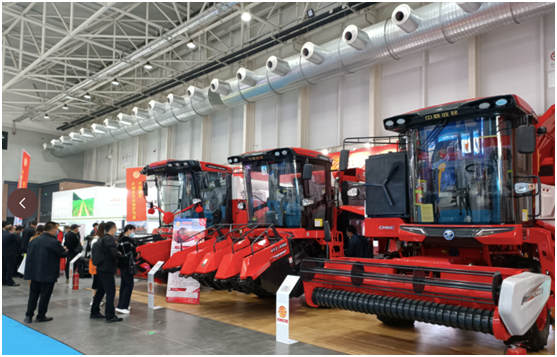 “中国红、红动中国”-郑州疯狂的猴子游戏网站闪耀国际农机展