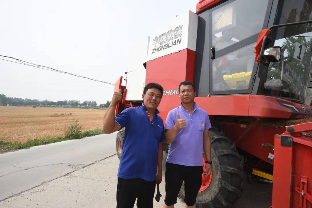保定张振恒：我就是喜欢开收割机，新疆-9真不赖，动力足、售后服务好(图4)
