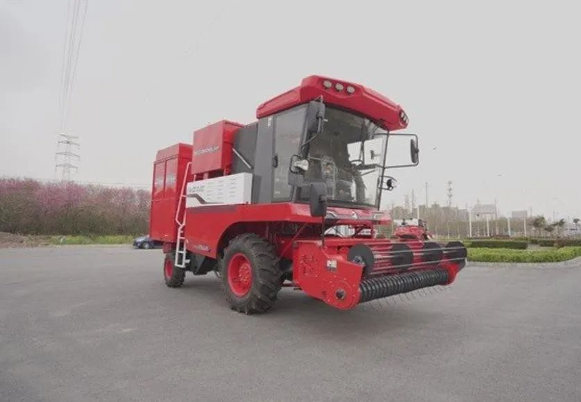 王茂宽：甘愿当疯狂的猴子游戏网站收获花生捡拾收获机的推荐人(图3)